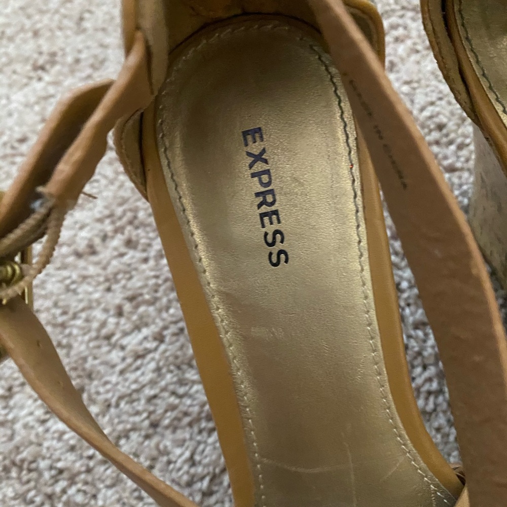 Express wedges size 7 - Picture 10 of 11